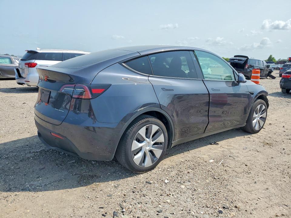 2024 Tesla Model y VIN 7SAYGDEE9RA275956 COPART salvage auction — FRONT END, TX - SALVAGE VEHICLE TITLE, sold $13,000 on 2026-07-13 (photo 3)