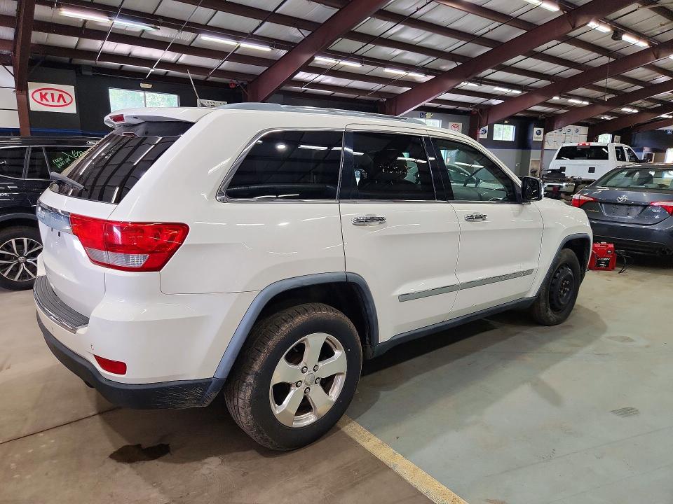 2011 Jeep Grand cherokee VIN 1J4RR5GG2BC723308 COPART salvage auction — MINOR DENT/SCRATCHES, Vt - Certificate Of Title, sold $1,750 on 2026-07-03 (photo 3)