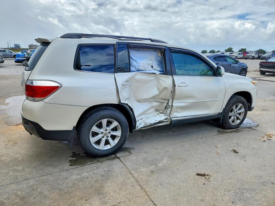 2013 Toyota Highlander VIN 5TDZK3EH6DS118381 COPART salvage auction — SIDE, Ms - Cert Of Title-Salvaged, sold $2,250 on 2026-07-22 (photo 3)