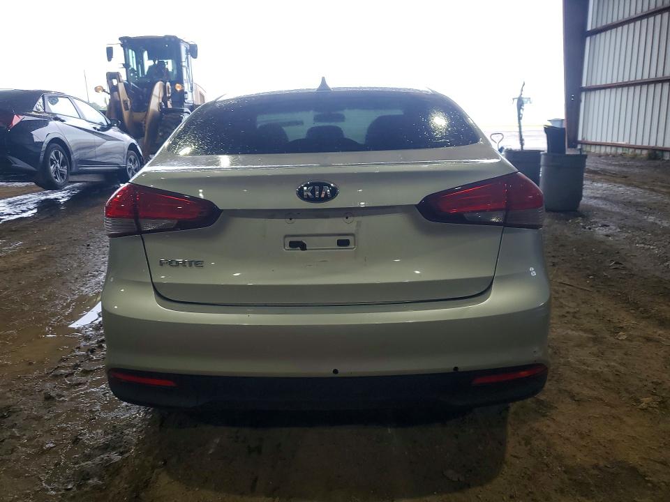 2018 Kia Forte VIN 3KPFK4A70JE209884 COPART salvage auction — MINOR DENT/SCRATCHES, Oh - Cert Of Title-Salvage (P), sold $5,700 on 2026-07-09 (photo 6)