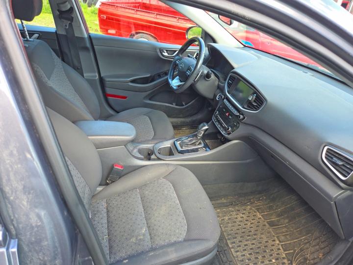 2018 Hyundai Ioniq VIN KMHC75LC6JU073925 COPART salvage auction — MINOR DENT/SCRATCHES, Nh - Certificate Of Title (P), sold $800 on 2026-07-06 (photo 5)