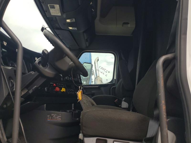 2023 Freightliner Cascadia 126 VIN 3AKJHHDV2PSNY2822 COPART salvage auction — FRONT END, AZ - CERT OF TITLE - SALVAGE, sold $30,500 on 2026-07-16 (photo 5)