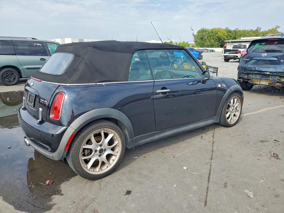 2006 Mini Cooper VIN WMWRH335X6TF87940 COPART salvage auction — MINOR DENT/SCRATCHES, Fl - Certificate Of Title (P), sold $425 on 2026-07-06 (photo 3)