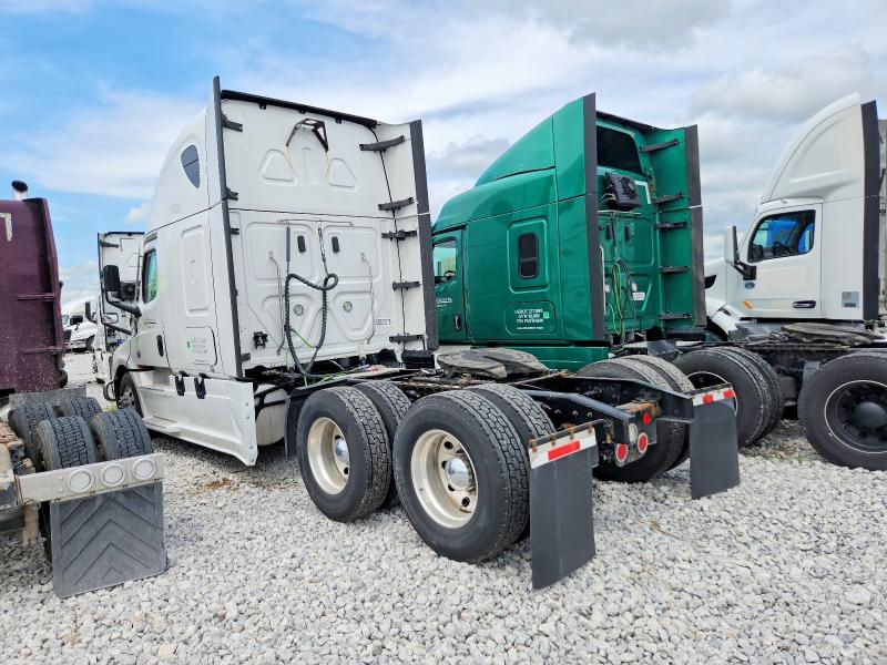 2022 Freightliner Cascadia 126 VIN 3AKJHHDRXNSMH5609 COPART salvage auction — WATER/FLOOD, KS - CERT OF TITLE-SALVAGE, sold $15,400 on 2026-07-30 (photo 3)