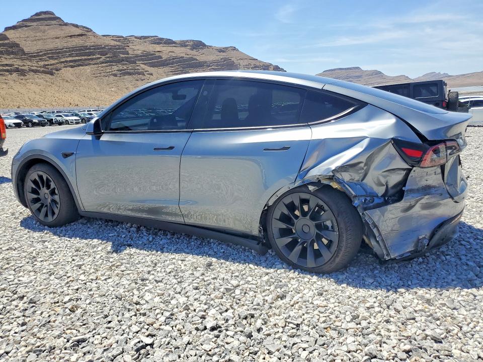 2025 Tesla VIN 7SAYGAEE0SF269020 COPART salvage auction — REAR END, Nv - Salvage Title, sold $13,800 on 2026-07-20 (photo 2)