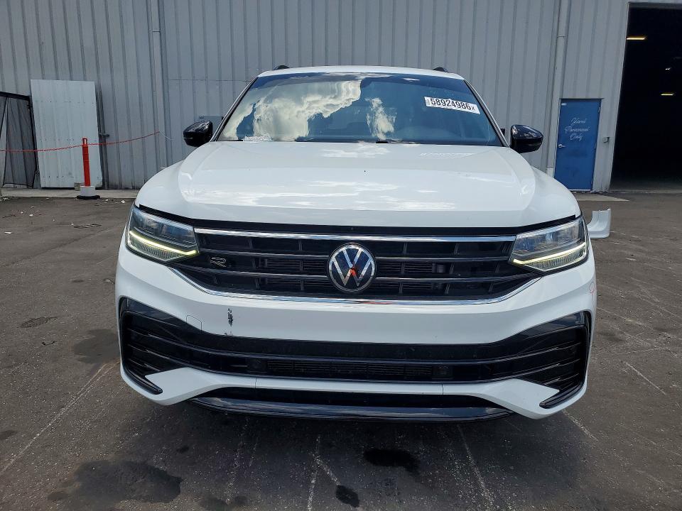 2022 Volkswagen Tiguan VIN 3VVCB7AX9NM040739 COPART salvage auction — REAR END, Fl - Cert Of Title Slvg Rebuildable, sold $13,100 on 2026-08-24 (photo 5)