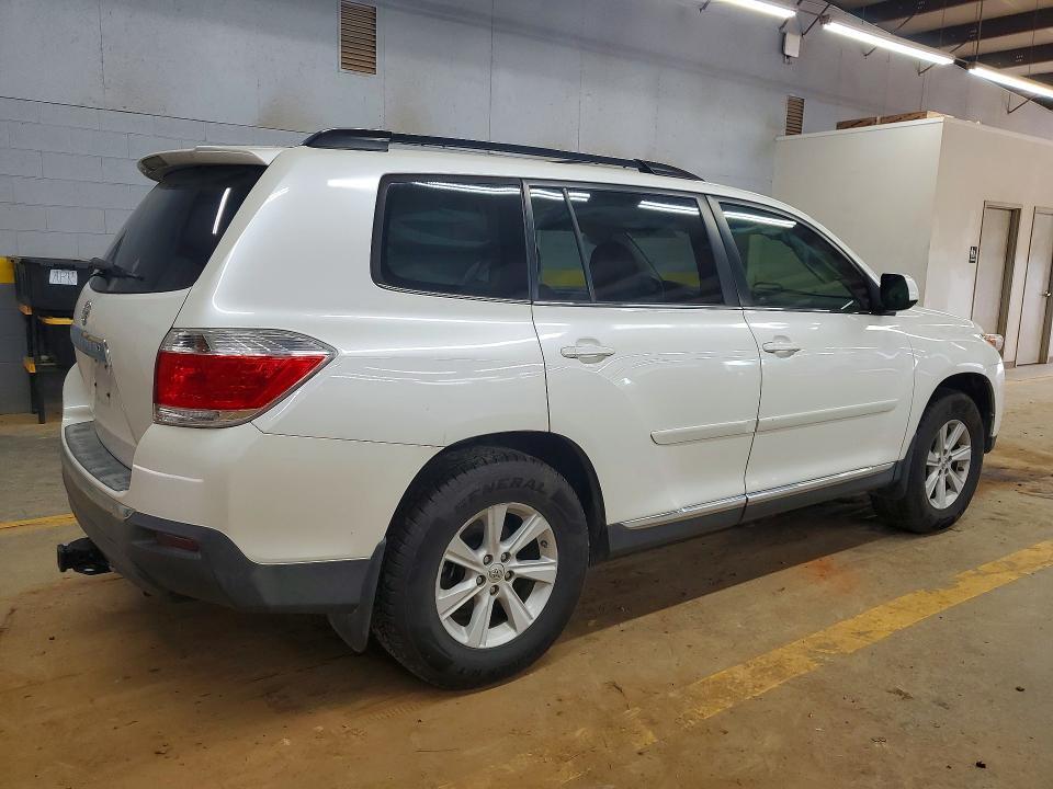 2013 Toyota VIN 5TDZK3EH0DS096703 COPART salvage auction — UNDERCARRIAGE, Nc - Salvage Certificate Of Title, sold $3,250 on 2026-07-22 (photo 3)