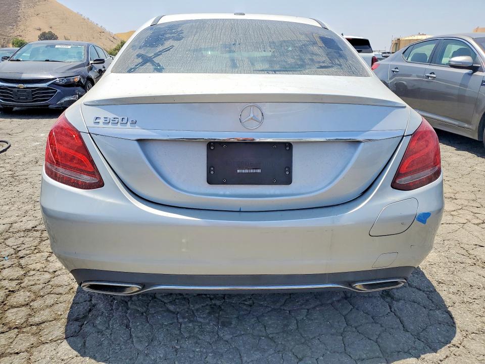 2018 Mercedes-benz C-klasse VIN 55SWF4HB6JU259275 COPART salvage auction — MINOR DENT/SCRATCHES, Ca - Dis/Dlr/Exp Only Clean Title, sold $4,700 on 2026-07-09 (photo 6)