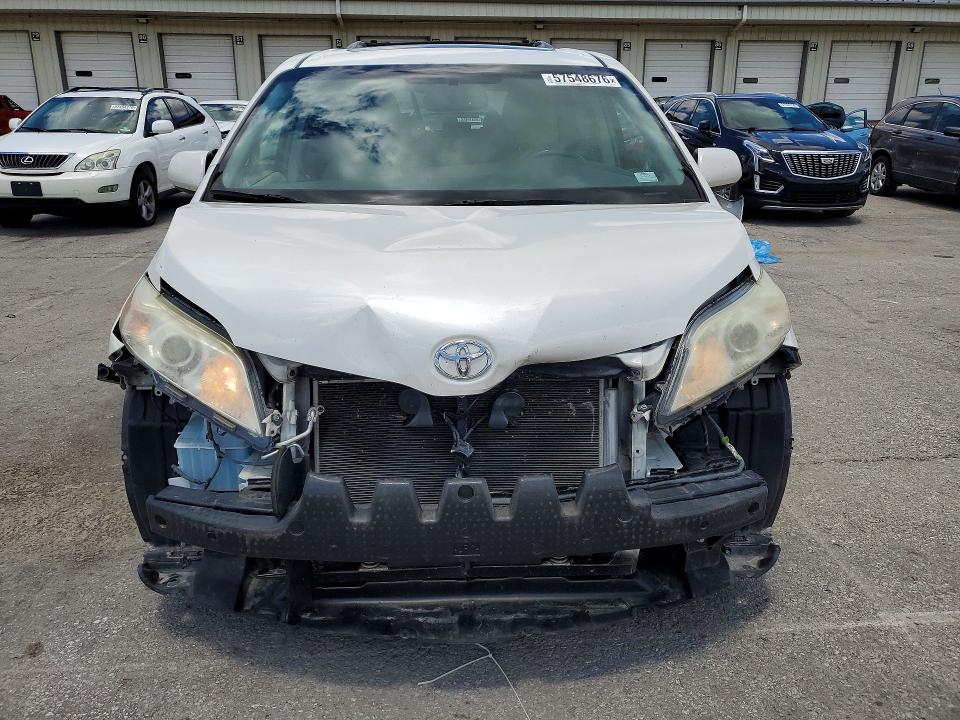 2017 Toyota Sienna VIN 5TDYZ3DC7HS849615 COPART salvage auction — FRONT END, In - Cert Of Title-Salvage Title, sold $300 on 2026-07-30 (photo 5)