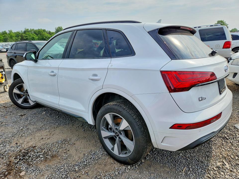 2025 Audi Q5 VIN WA1ABAFY3S2038020 COPART salvage auction — SIDE, Nj - Cert Of Title-Salvage, sold $4,100 on 2026-07-21 (photo 2)
