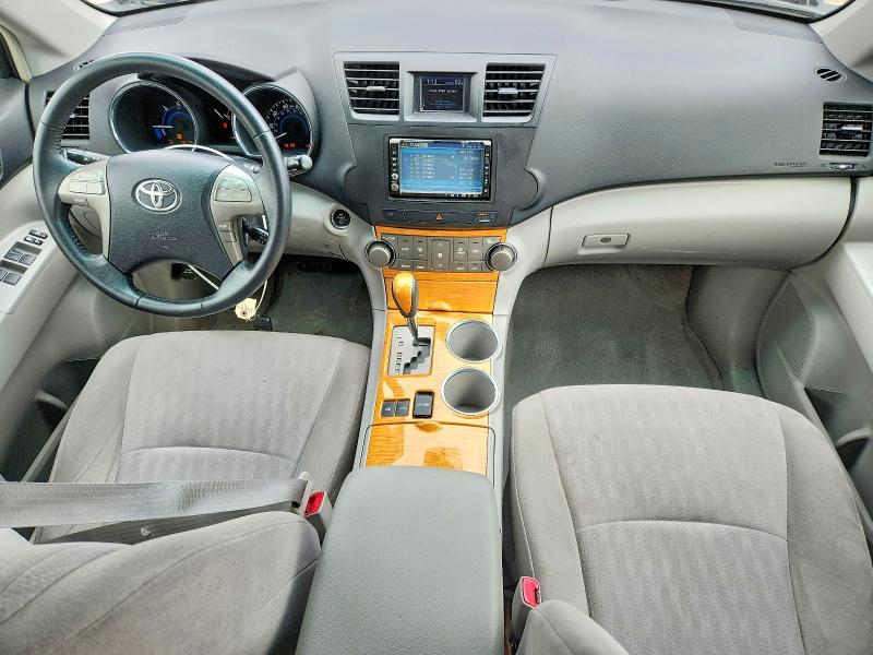 2008 Toyota Highlander hybrid VIN JTEEW41A882006501 COPART salvage auction — SIDE, KY - BILL OF SALE/PART ONLY/NO TITL, sold $400 on 2026-07-23 (photo 8)