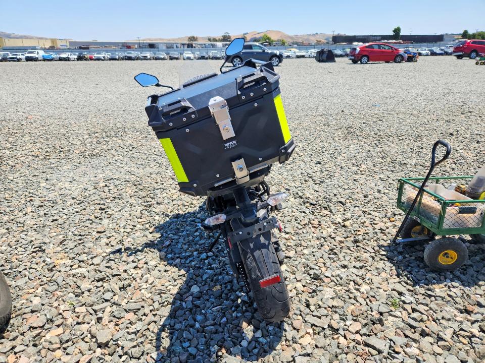 2019 Kawasaki Kle650 VIN JKALEEF12KDA31285 COPART salvage auction — SIDE, CA - SALVAGE CERTIFICATE, sold $1,600 on 2026-07-02 (photo 4)
