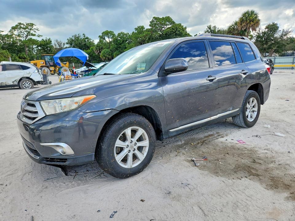 2012 Toyota Highlander VIN 5TDZK3EHXCS078837 COPART salvage auction — WATER/FLOOD, Fl - Cert Of Title Slvg Rebuildable, sold $1,100 on 2026-07-15 (photo 1)