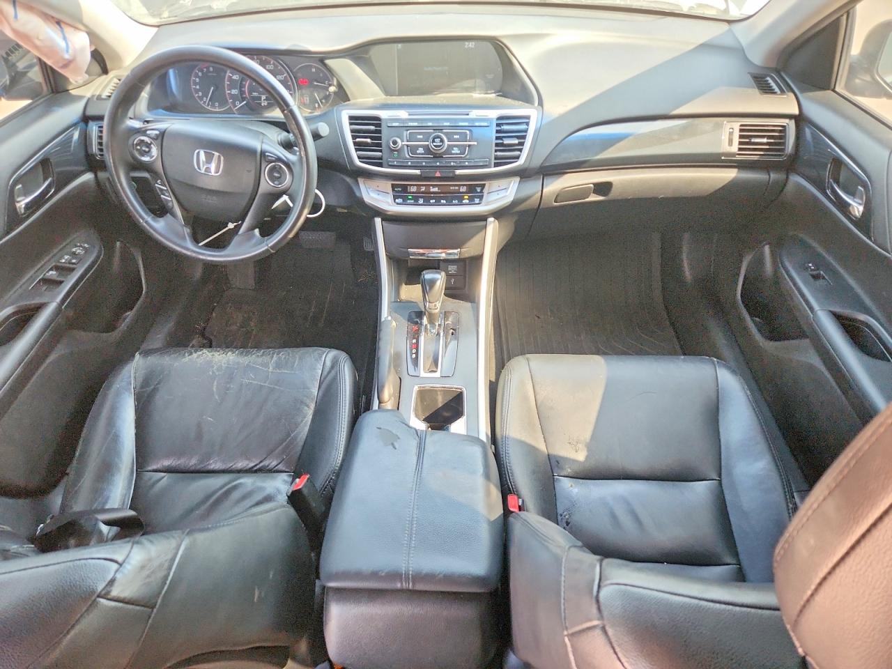2013 Honda Accord VIN 1HGCR2F56DA283202 COPART salvage auction — Rear End, TX - SALVAGE VEHICLE TITLE, sold $1,100 on 2026-07-09 (photo 8)