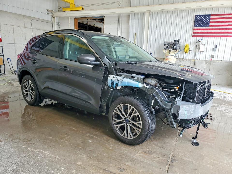 2020 Ford Escape VIN 1FMCU9H91LUA10845 COPART salvage auction — FRONT END, KY - CERTIFICATE OF TITLE, sold $1,100 on 2026-07-09 (photo 4)