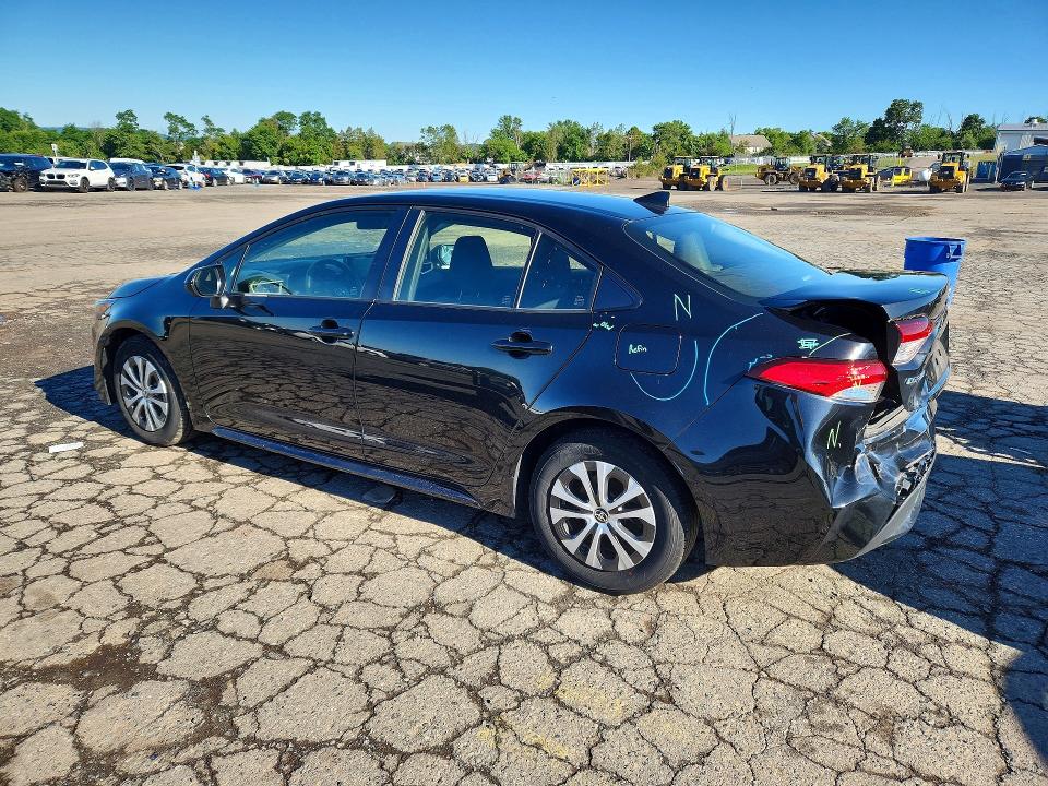 2022 Toyota Corolla VIN JTDEAMDE1NJ058751 COPART salvage auction — REAR END, Pa - Certificate Of Salvage, sold $8,100 on 2026-07-02 (photo 2)