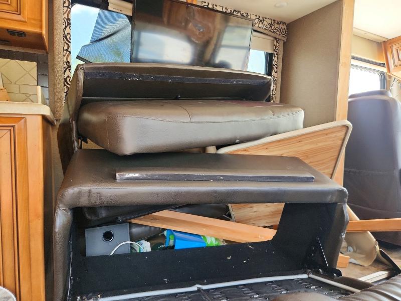 2015 Frht Recreational vehicle (rv) VIN 4UZAAJDT6FCHC8175 COPART salvage auction — FRONT END, OH - CERT OF TITLE-SALVAGE, sold $2,950 on 2026-07-23 (photo 6)