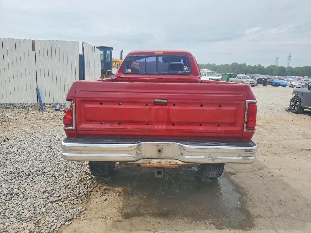 1992 Dodge W-Series VIN 3B7KM23C0NM541732 COPART salvage auction — Rollover, TN - SALVAGE CERTIFICATE, sold $6,600 on 2026-06-25 (photo 6)