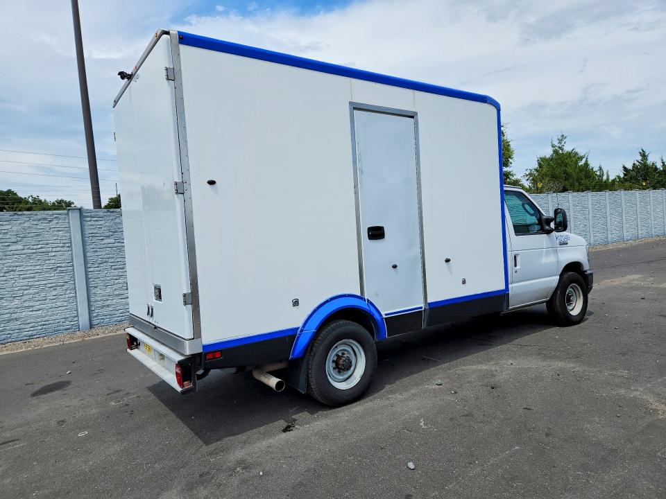 2023 Ford Econoline VIN 1FDWE3FK3PDD14715 COPART salvage auction — MINOR DENT/SCRATCHES, Fl - Certificate Of Title, sold $11,500 on 2026-07-29 (photo 3)