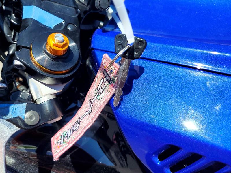 2025 Yamaha VIN JYARM38E6SA015575 COPART salvage auction — SIDE, Hi - Certificate Of Salvage, sold $2,450 on 2026-08-17 (photo 8)