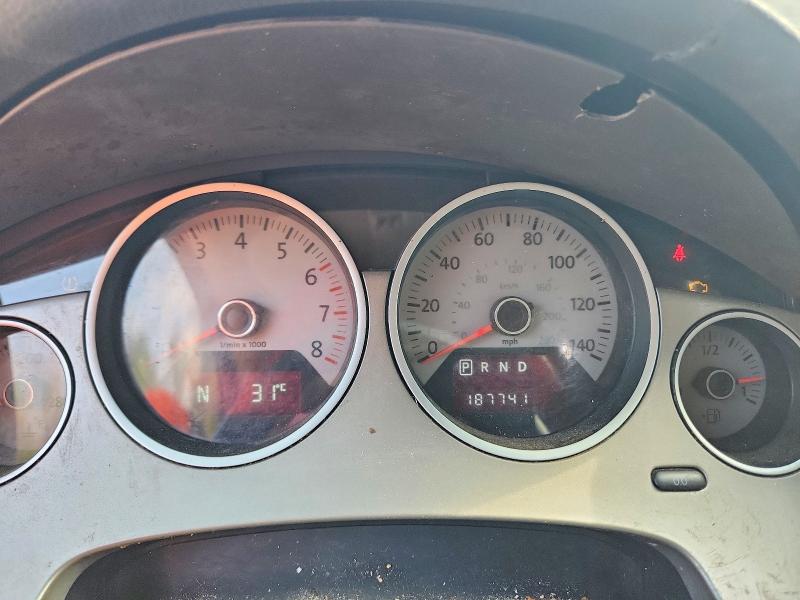 2011 Volkswagen Routan VIN 2V4RW3DG8BR717680 COPART salvage auction — MINOR DENT/SCRATCHES, Fl - Certificate Of Title, sold $125 on 2026-07-31 (photo 9)