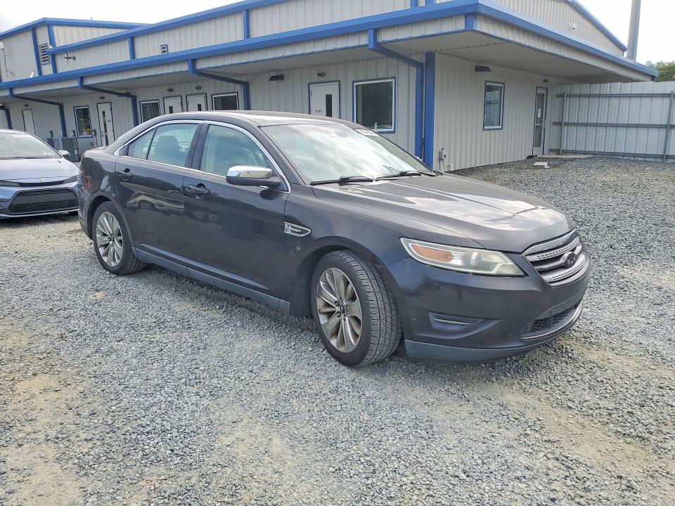 2011 Ford Taurus VIN 1FAHP2FW1BG137115 COPART salvage auction — SIDE, Nc - Dealer Only Clean Title, sold $300 on 2026-07-09 (photo 4)