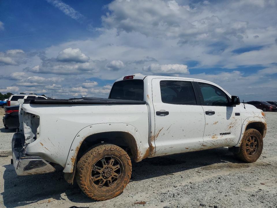 2015 Toyota Tundra VIN 5TFDW5F18FX457071 COPART salvage auction — ROLLOVER, Nc - Salvage Certificate Of Title, sold $525 on 2026-07-29 (photo 3)