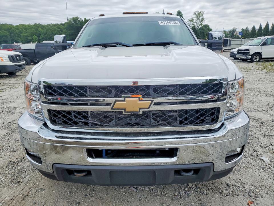 2011 Chevrolet Silverado 3500 VIN 1GC5K0C80BZ372907 COPART salvage auction — MINOR DENT/SCRATCHES, Sc - Certificate Of Title, sold $9,200 on 2026-07-06 (photo 5)