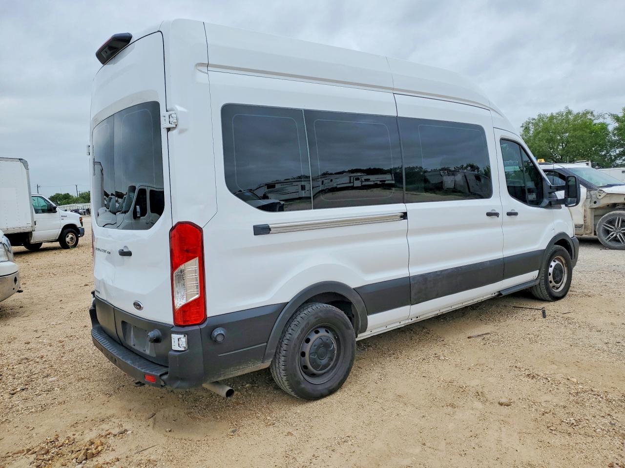 2022 Ford Transit VIN 1FBAX2XG2NKA52714 COPART salvage auction — Minor Dent/Scratches, TX - CERTIFICATE OF TITLE, sold $11,800 on 2026-07-02 (photo 3)