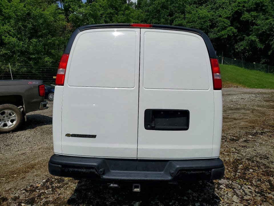 2024 Chevrolet Express cargo VIN 1GCWGAFP7R1238757 COPART salvage auction — MECHANICAL, PA - CERT OF TITLE, sold $2,100 on 2026-07-23 (photo 6)
