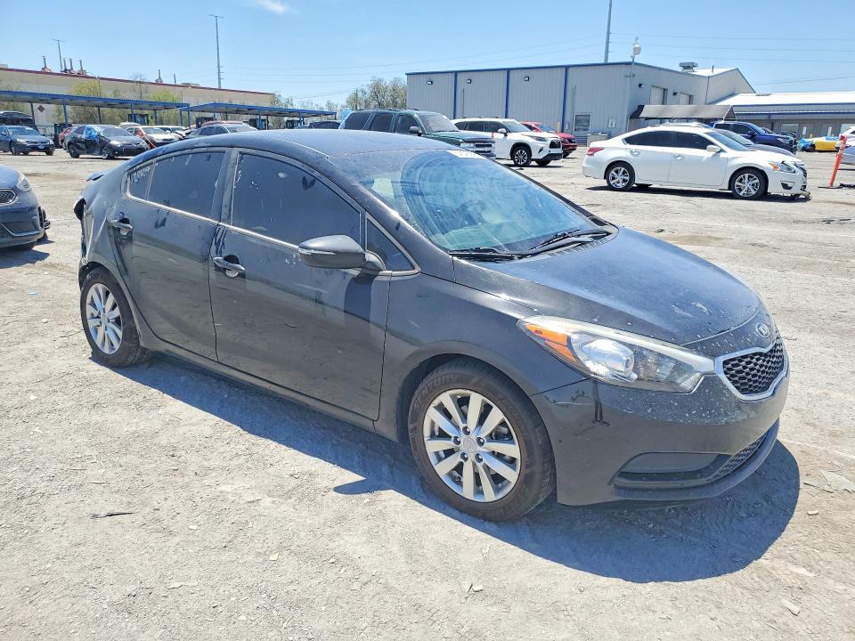 2015 Kia Forte VIN KNAFX4A6XF5383941 COPART salvage auction — SIDE, NV - SALVAGE TITLE, sold $475 on 2026-07-02 (photo 4)