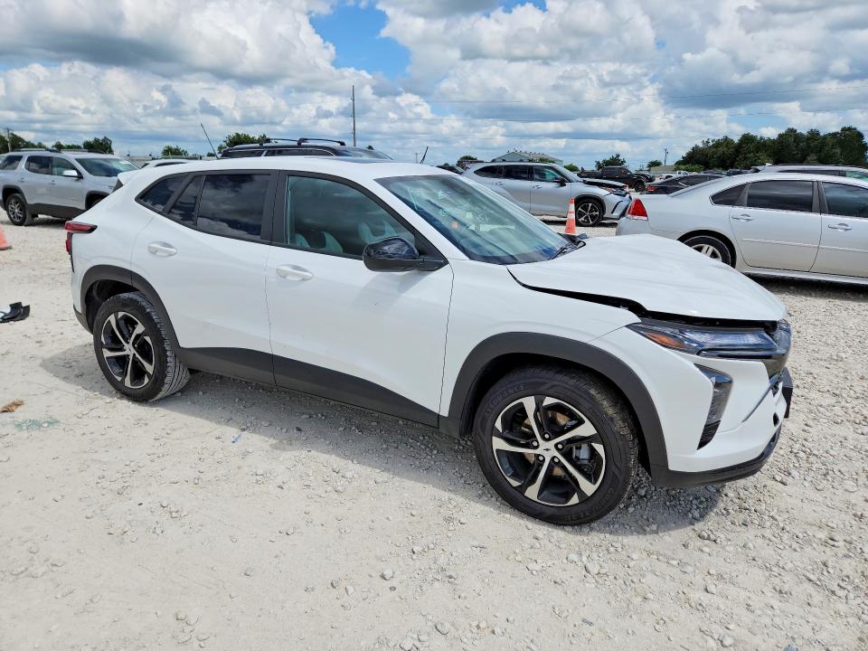 2025 Chevrolet VIN KL77LGEPXSC273241 COPART salvage auction — FRONT END, Tx - Salvage Vehicle Title, sold $5,900 on 2026-07-09 (photo 4)