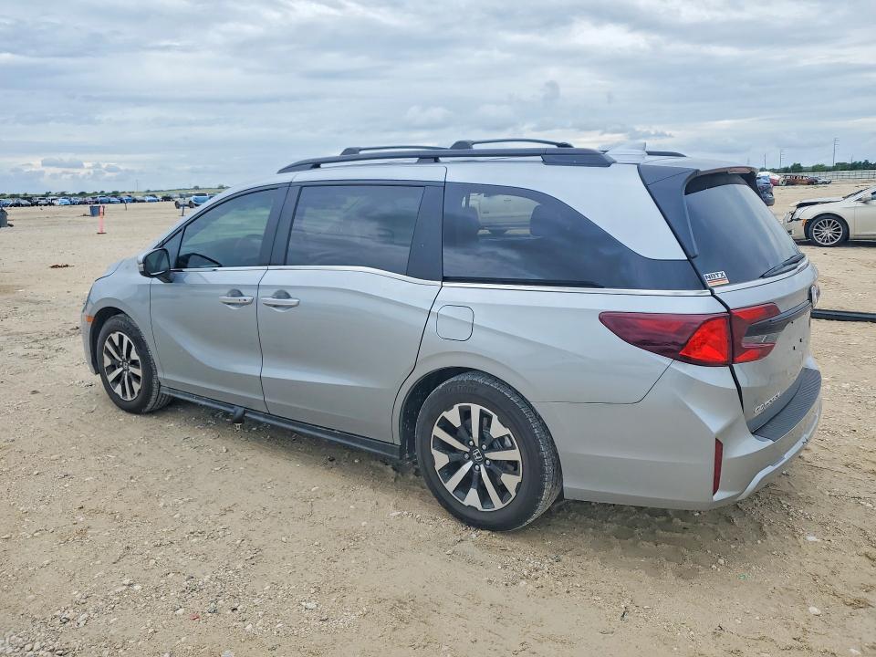 2026 Honda Odyssey VIN 5FNRL6H60TB026145 COPART salvage auction — SIDE, Tx - Salvage Vehicle Title, sold $14,400 on 2026-07-02 (photo 2)