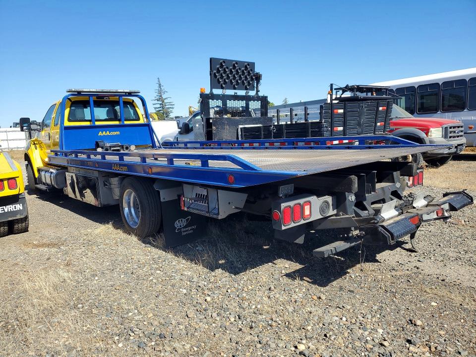 2019 Ford F650-f750 VIN 1FDWX6DC2KDF13223 COPART salvage auction — MECHANICAL, Ca - Dis/Dlr/Exp Only Clean Title (P), sold $13,300 on 2026-07-06 (photo 2)