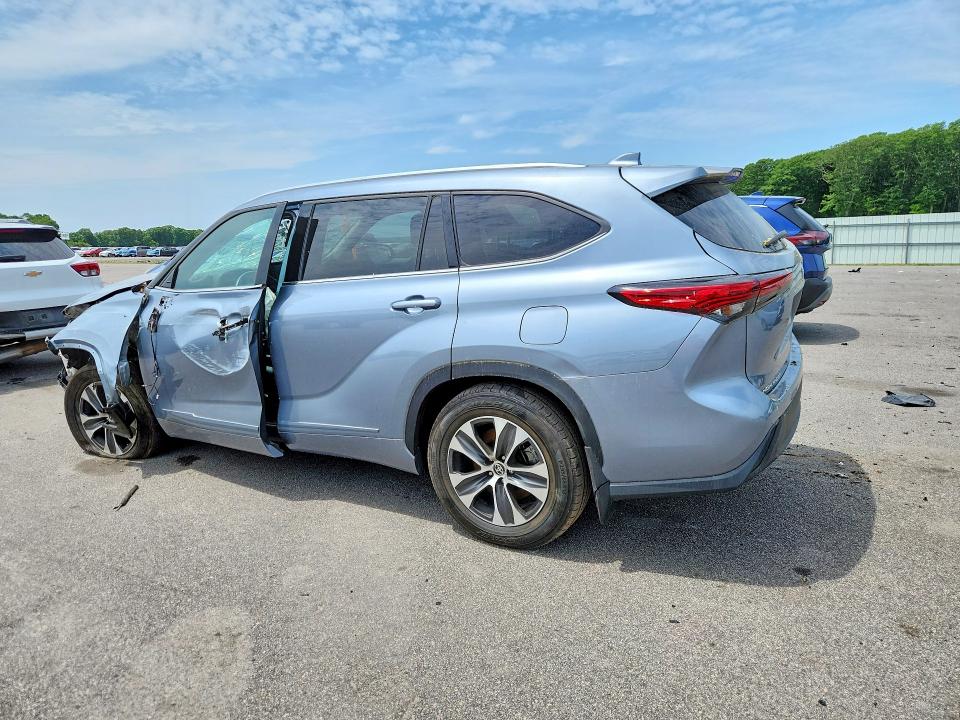 2021 Toyota Highlander VIN 5TDGZRBH9MS108535 COPART salvage auction — FRONT END, VA - CERT OF TITLE - SALVAGE, sold $8,500 on 2026-07-30 (photo 2)
