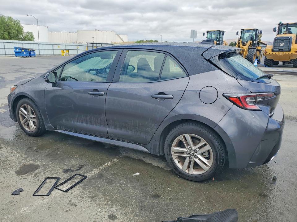 2021 Toyota Corolla VIN JTND4MBE5M3122424 COPART salvage auction — MINOR DENT/SCRATCHES, CA - CERTIFICATE OF TITLE, sold $2,600 on 2026-07-30 (photo 2)