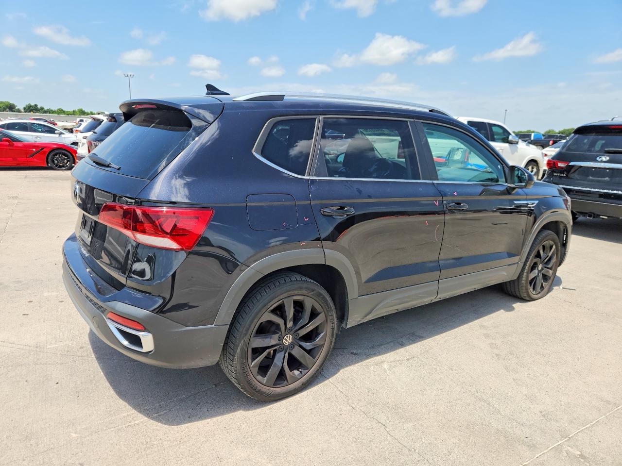 2022 Volkswagen Taos VIN 3VVSX7B2XNM035937 COPART salvage auction — Side, TX - SALVAGE VEHICLE TITLE, sold $5,700 on 2026-07-09 (photo 3)