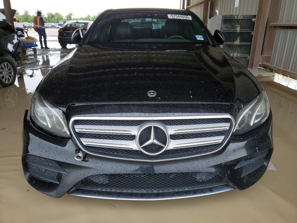 2018 Mercedes-benz E-klasse VIN WDDZF4KBXJA379179 COPART salvage auction — WATER/FLOOD, Tx - Salvage Title-Flood Damage, sold $4,100 on 2026-08-18 (photo 5)