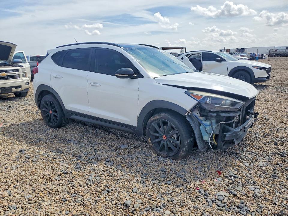 2017 Hyundai Tucson VIN KM8J33A26HU549439 COPART salvage auction — FRONT END, Tx - Salvage Vehicle Title, sold $90 on 2026-07-28 (photo 4)