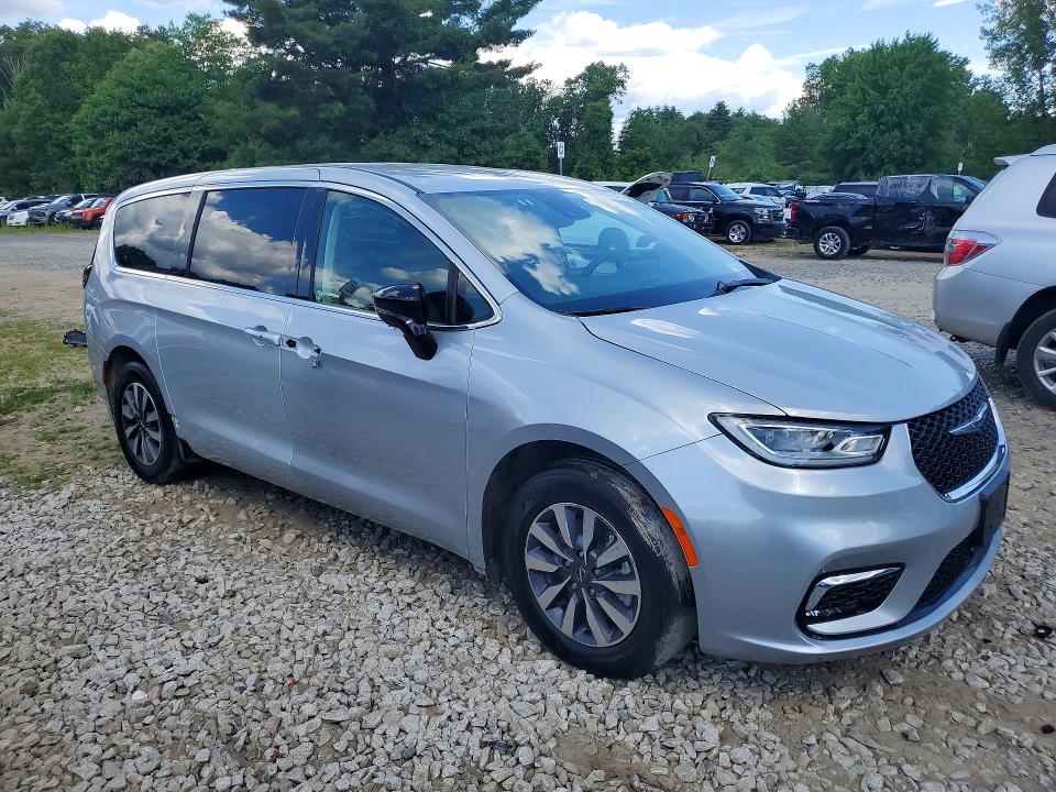 2024 Chrysler Pacifica VIN 2C4RC1S77RR126910 COPART salvage auction — MINOR DENT/SCRATCHES, Ny - Certificate Of Title, sold $17,700 on 2026-07-29 (photo 4)