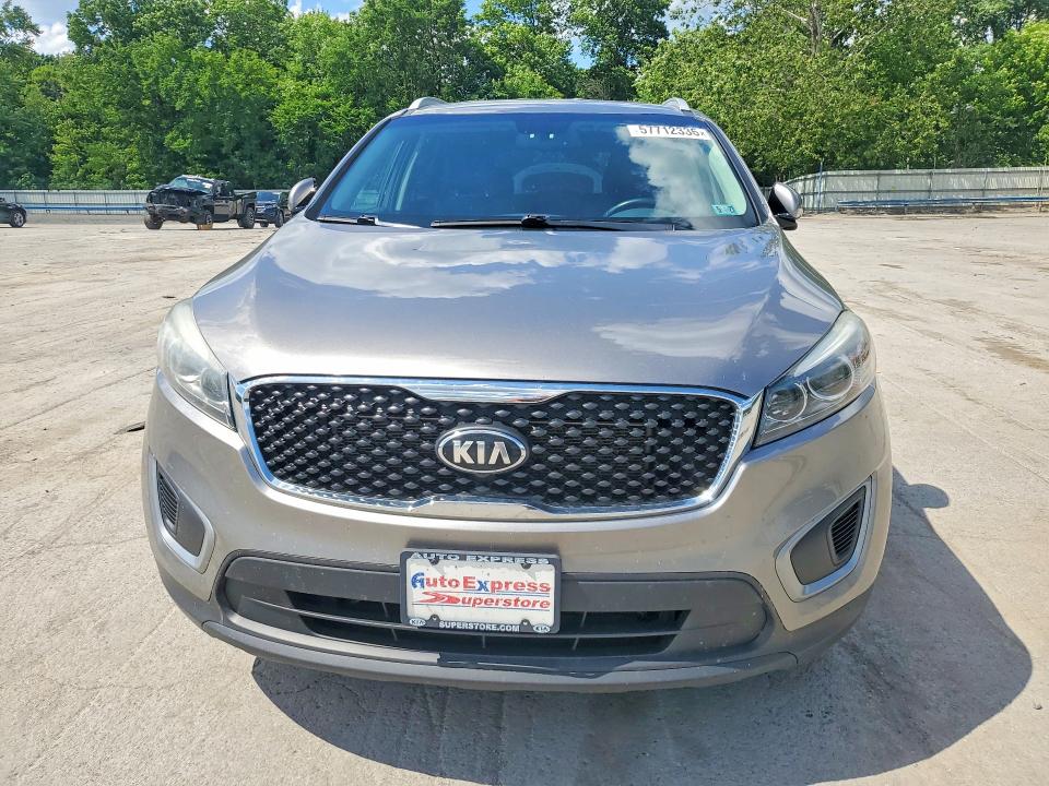 2017 Kia Sorento VIN 5XYPGDA31HG291981 COPART salvage auction — MINOR DENT/SCRATCHES, Mt - Certificate Of Title, sold $1,850 on 2026-07-23 (photo 5)