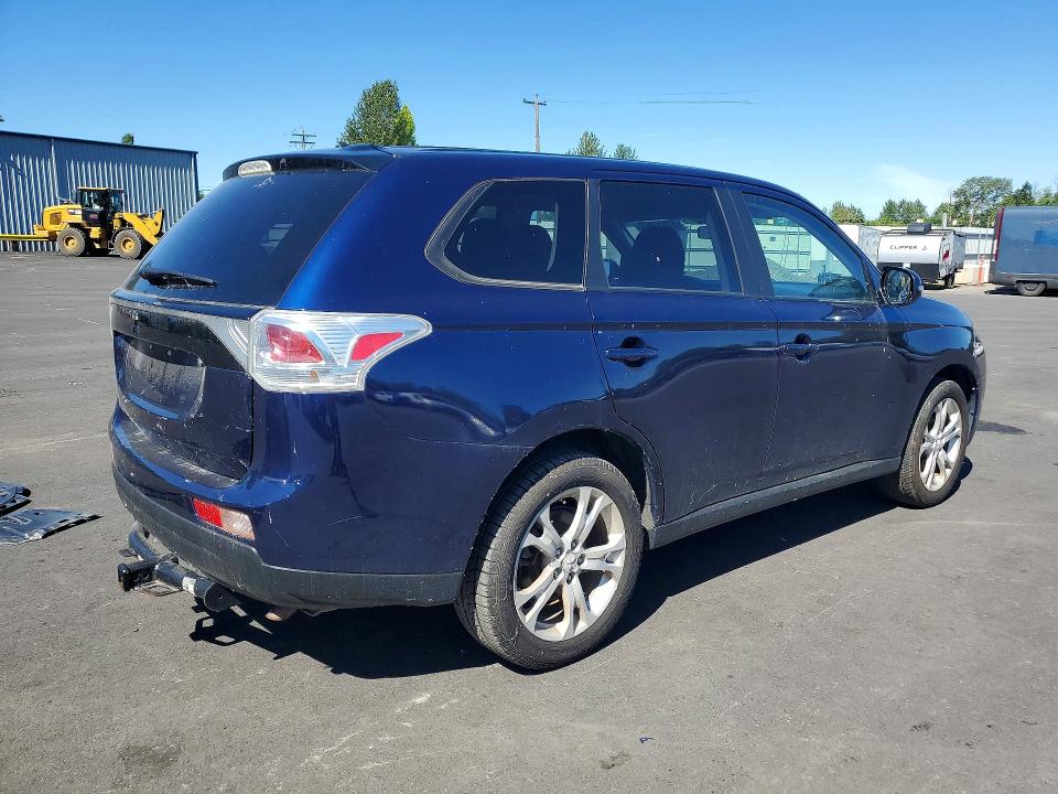 2014 Mitsubishi Outlander VIN JA4AZ3A32EZ015410 COPART salvage auction — NORMAL WEAR, CA - SALVAGE CERTIFICATE (P), sold $1,100 on 2026-07-20 (photo 3)