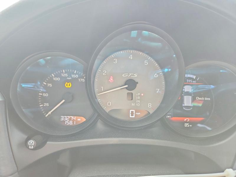 2022 Porsche Macan VIN WP1AF2A5XNLB31451 COPART salvage auction — SIDE, Tx - Salvage Vehicle Title, sold $35,000 on 2026-08-06 (photo 9)