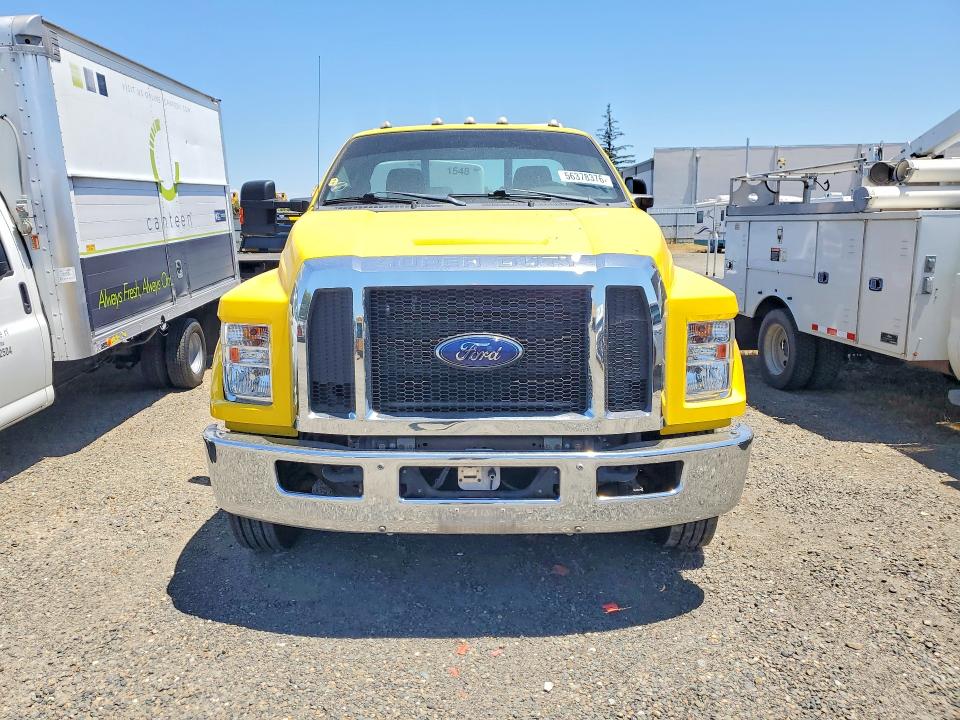 2022 Ford F-650 VIN 1FDWF6DC1NDF01040 COPART salvage auction — MINOR DENT/SCRATCHES, CA - DIS/DLR/EXP ONLY CLEAN TITLE, sold $34,750 on 2026-07-30 (photo 5)