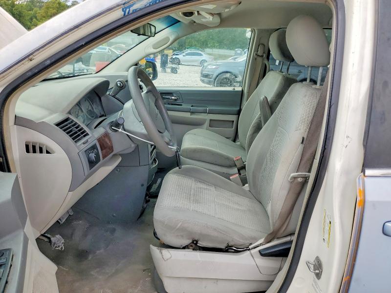 2009 Chrysler Voyager VIN 2A8HR44E29R656198 COPART salvage auction — REAR END, Tx - Salvage Vehicle Title, sold $625 on 2026-07-10 (photo 7)