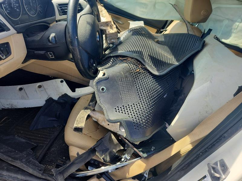 2018 BMW 3 series VIN WBA8E5G53JNV02554 COPART salvage auction — FRONT END, Me - Certificate Of Title, sold $500 on 2026-07-10 (photo 7)