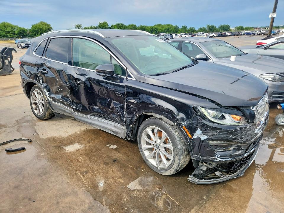 2019 Lincoln Mkc VIN 5LMCJ2D99KUL45871 COPART salvage auction — SIDE, Tx - Certificate Of Title (P), sold $3,500 on 2026-07-09 (photo 4)