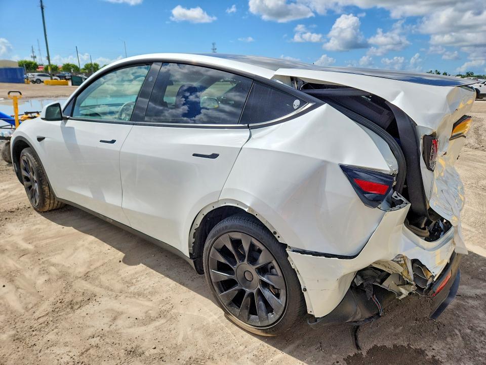2024 Tesla Model y VIN 7SAYGDED0RF041831 COPART salvage auction — REAR END, Fl - Cert Of Title Slvg Rebuildable, sold $7,700 on 2026-07-15 (photo 2)