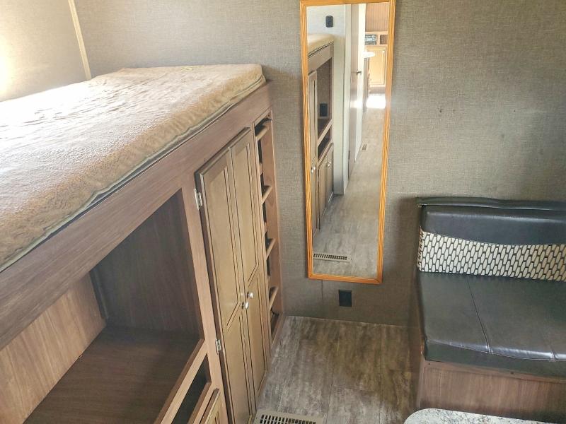 2017 Trailer VIN 5SFEB3324HE339838 COPART salvage auction — HAIL, IA - CERTIFICATE OF TITLE, sold $1,850 on 2026-07-28 (photo 8)