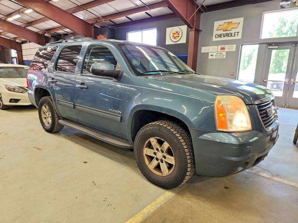 2010 Gmc Yukon VIN 1GKUKCE05AR101610 COPART salvage auction — FRONT END, Me - Certificate Of Title, sold $450 on 2026-07-09 (photo 4)